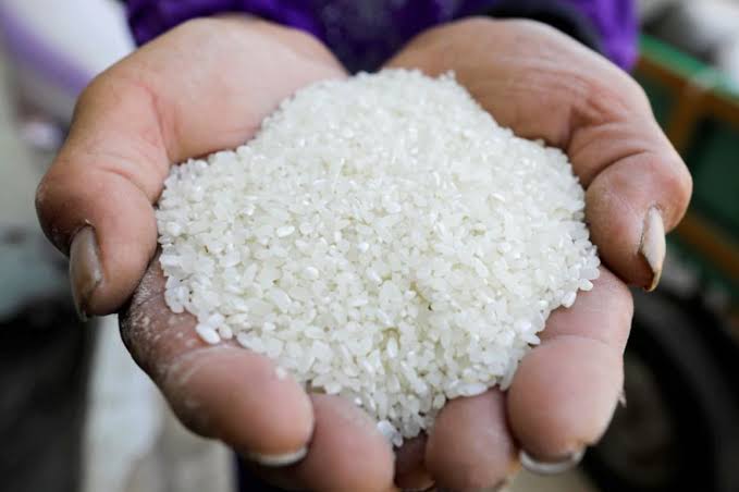 علشان فتة العيد.. الانخفاض يلاحق أسعار الأرز في مصر